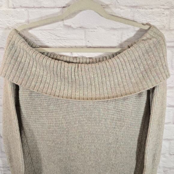 M American Eagle AE Whoa So Soft Off-The-Shoulder Sweater M Beige Pink Green - Picture 3 of 10